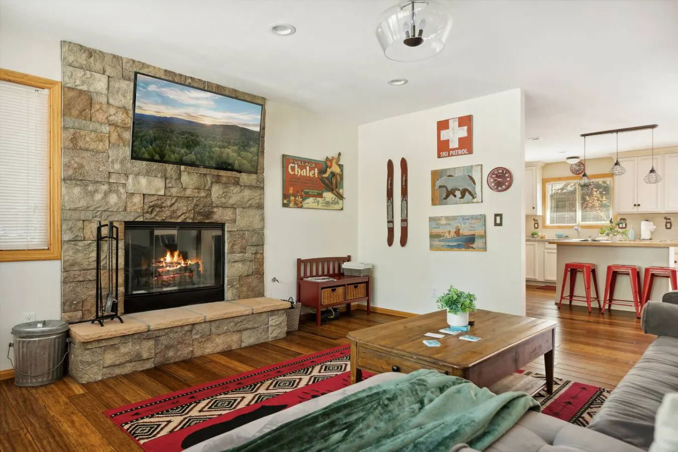 Mellow Mountain Hideaway, Hot Tub and Firepit 11