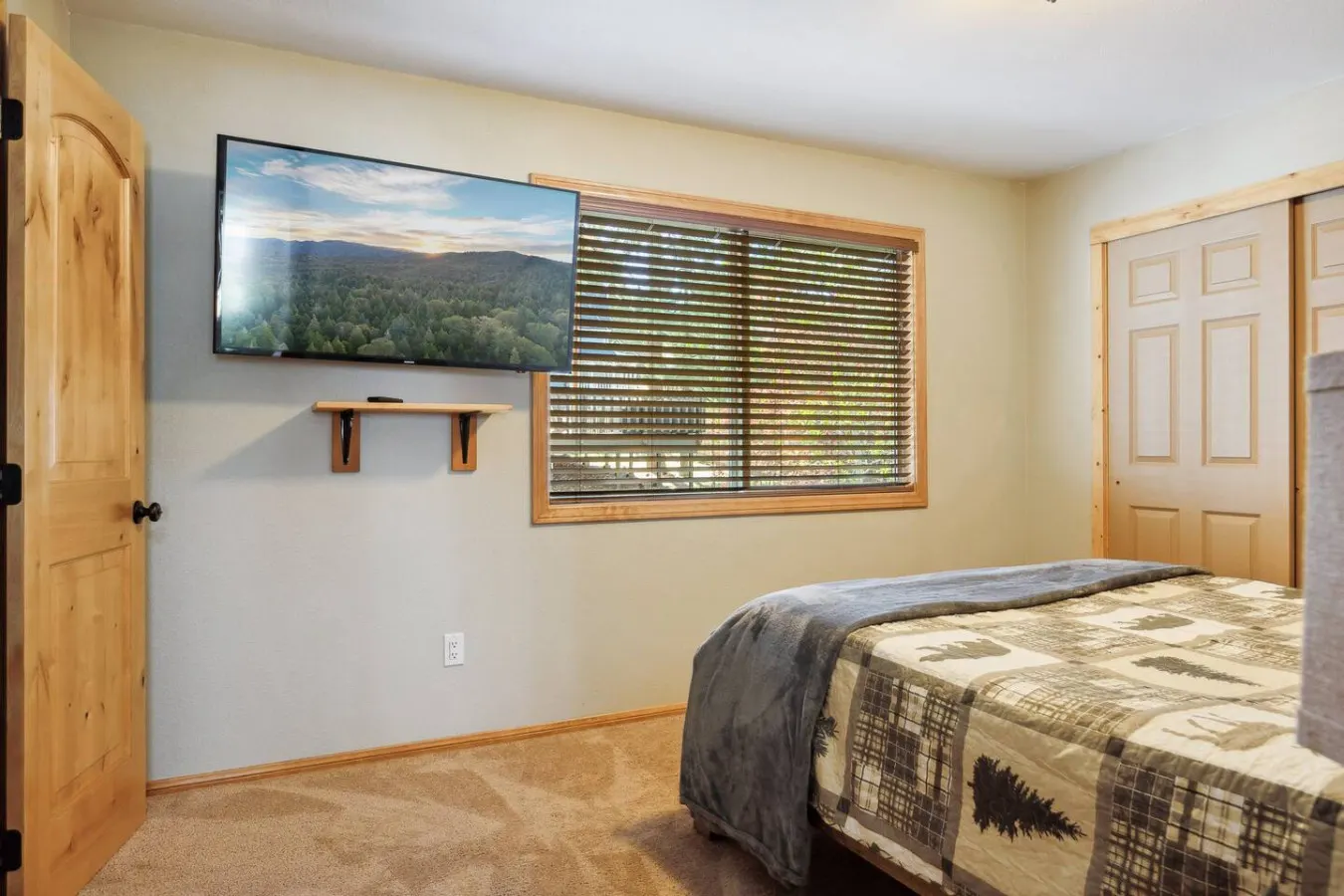 Mellow Mountain Hideaway, Hot Tub and Firepit 14