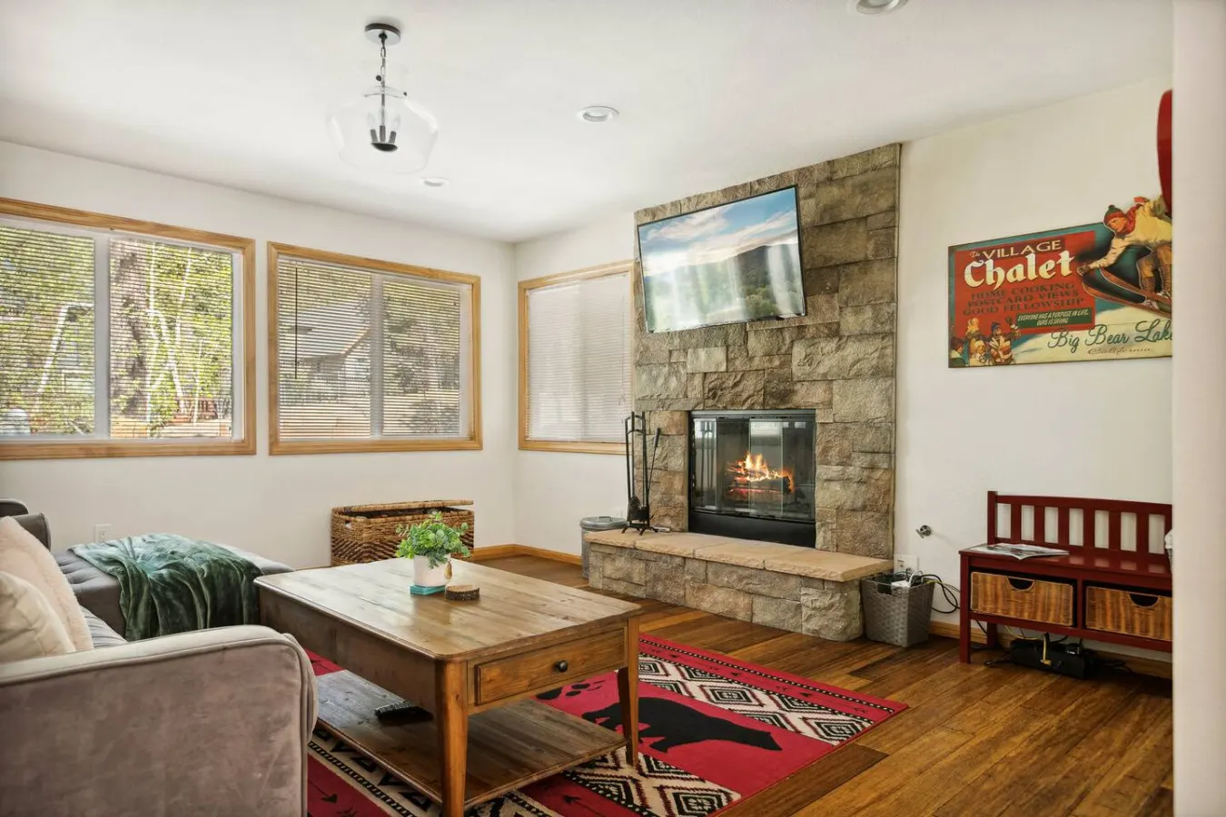 Mellow Mountain Hideaway, Hot Tub and Firepit 4