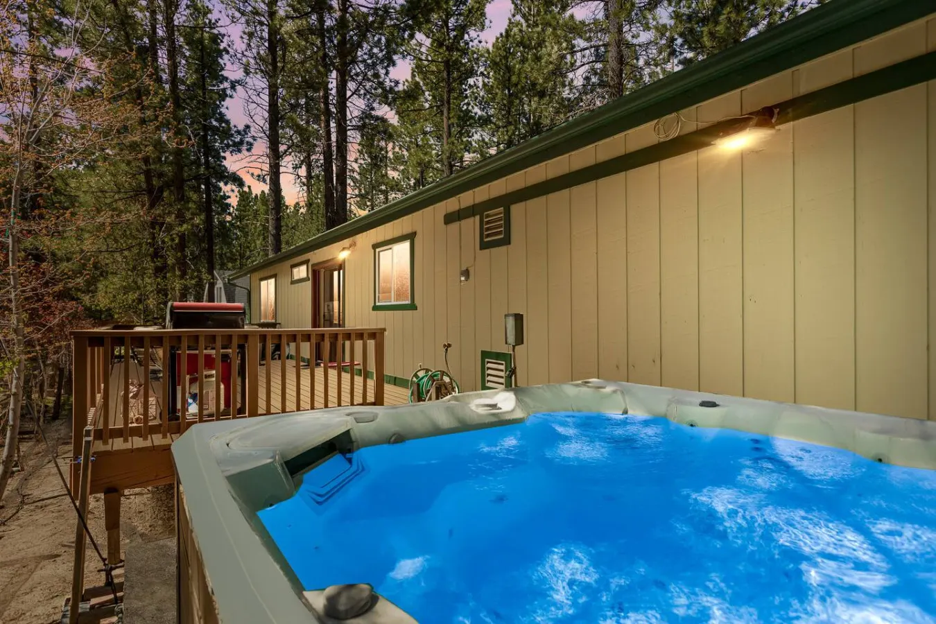Mellow Mountain Hideaway, Hot Tub and Firepit 5