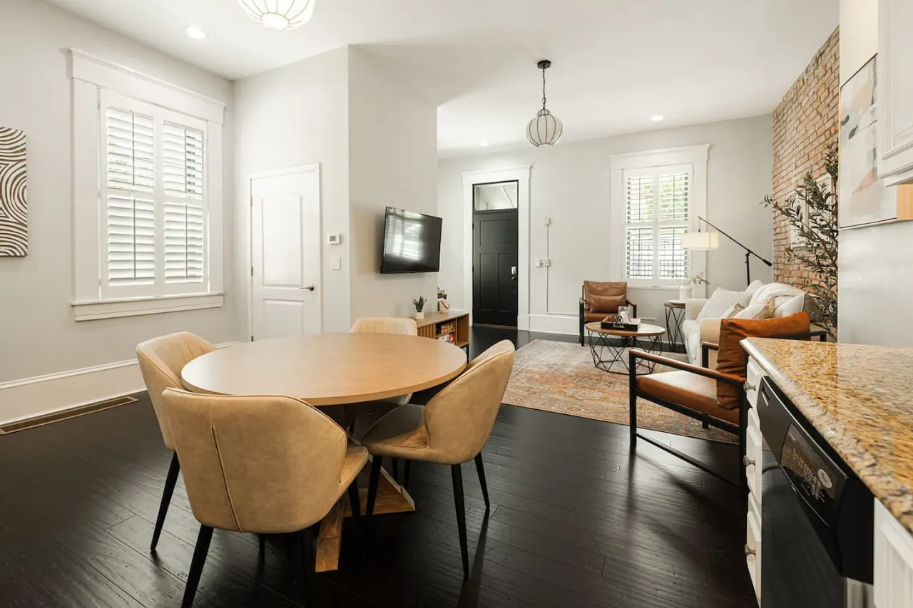 Lux 4BR Townhome City Views Private Balconies 2