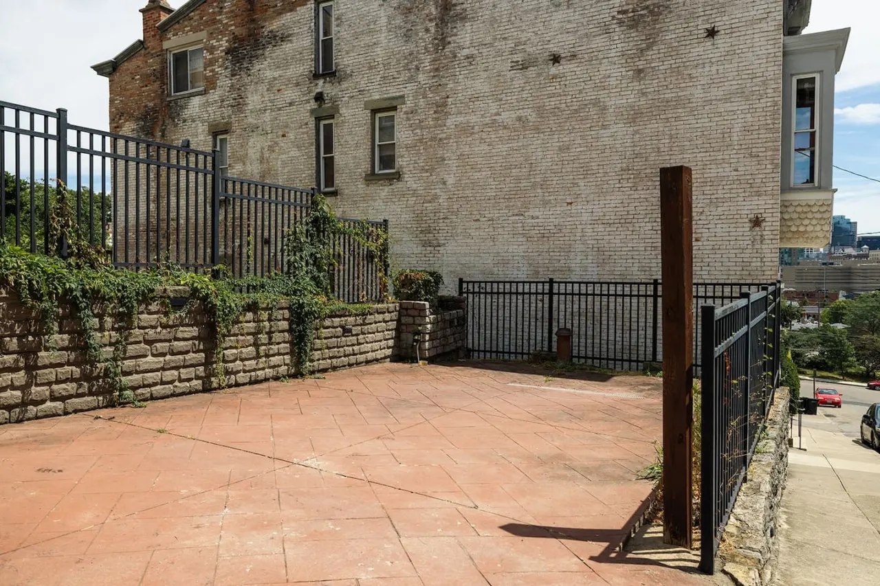 Lux 4BR Townhome City Views Private Balconies 11