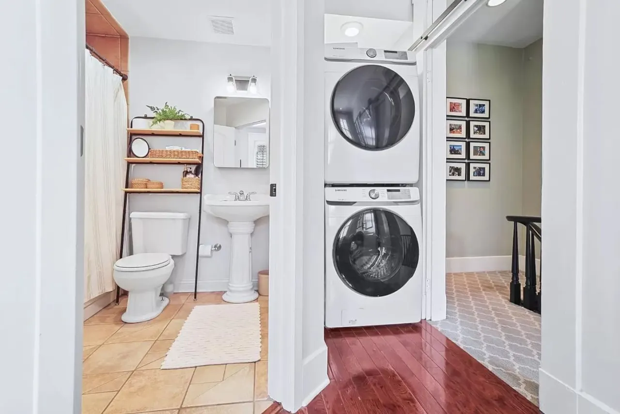 Lux 4BR Townhome City Views Private Balconies 4