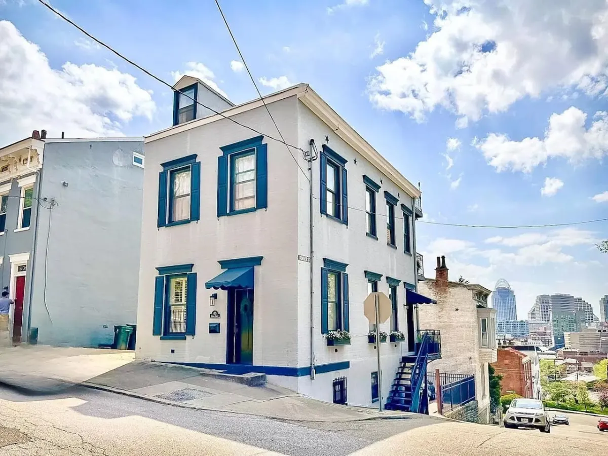 Lux 4BR Townhome City Views Private Balconies 5
