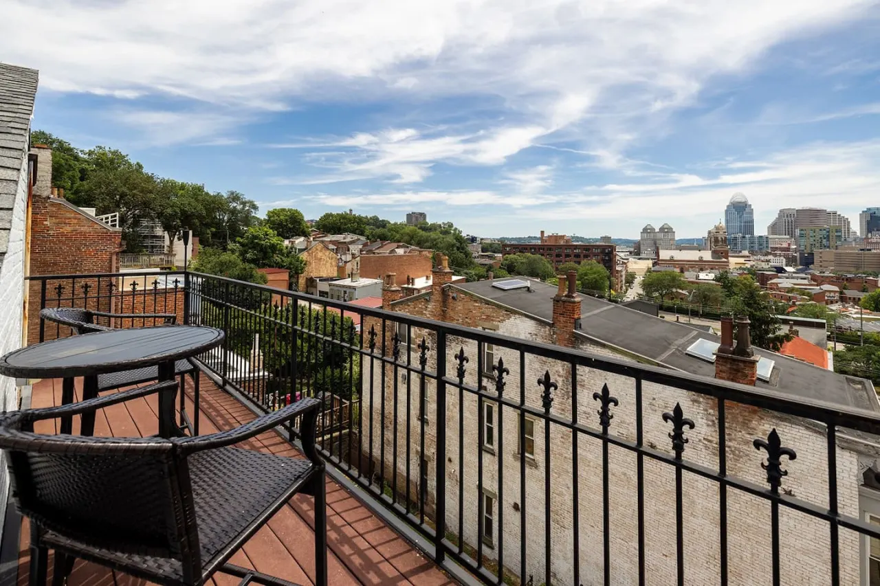 Lux 4BR Townhome City Views Private Balconies 6