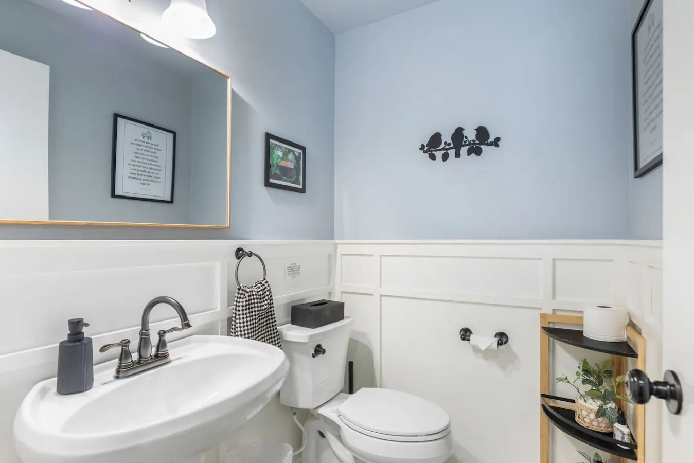 Woodinville 4 Bedroom: Acre Yard, Fire Pit, BBQ 10