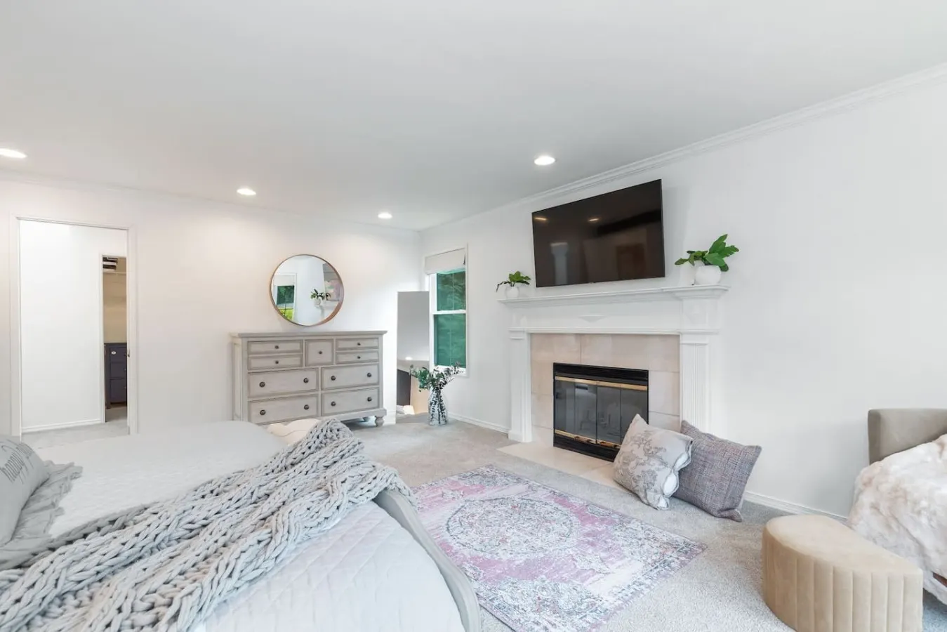 Woodinville 4 Bedroom: Acre Yard, Fire Pit, BBQ 12