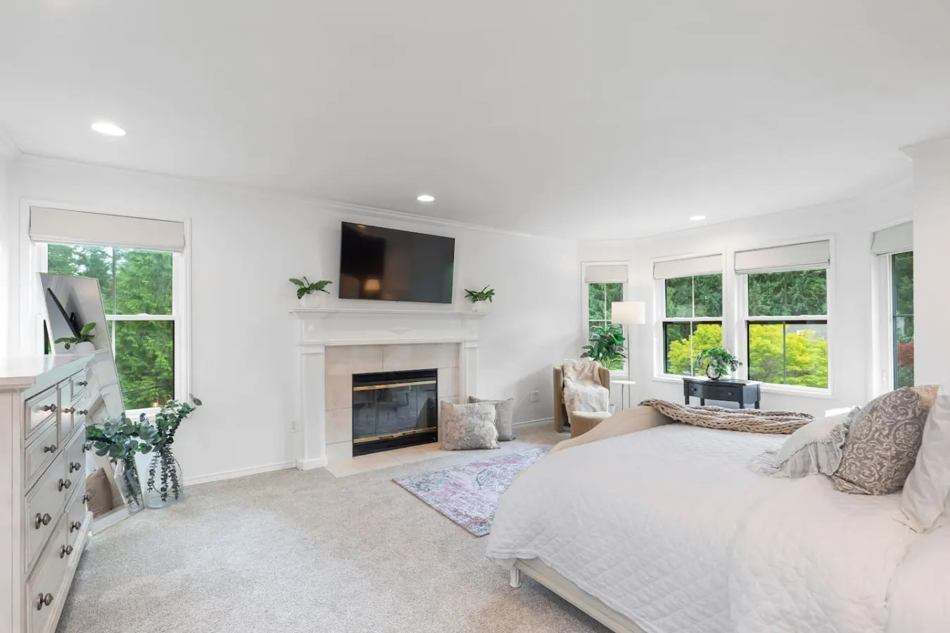 Woodinville 4 Bedroom: Acre Yard, Fire Pit, BBQ 13
