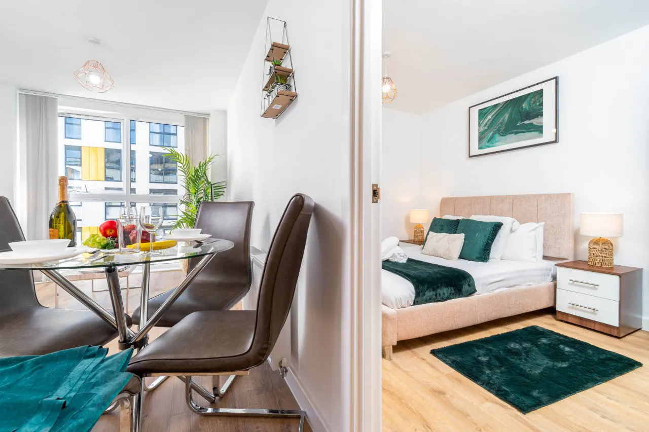 Two Bedroom City Centre Apartment - JQ - Fast WiFi - Netflix 11
