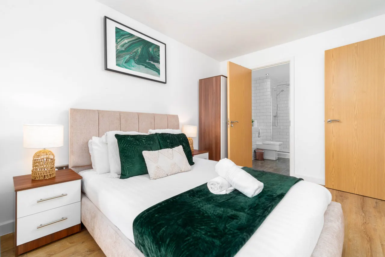 Two Bedroom City Centre Apartment - JQ - Fast WiFi - Netflix 12