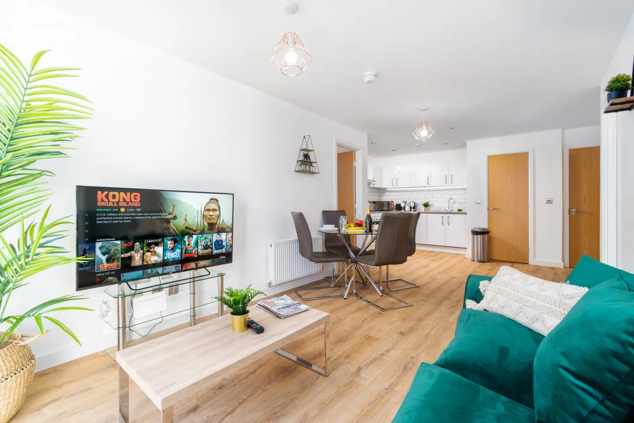 Two Bedroom City Centre Apartment - JQ - Fast WiFi - Netflix 13
