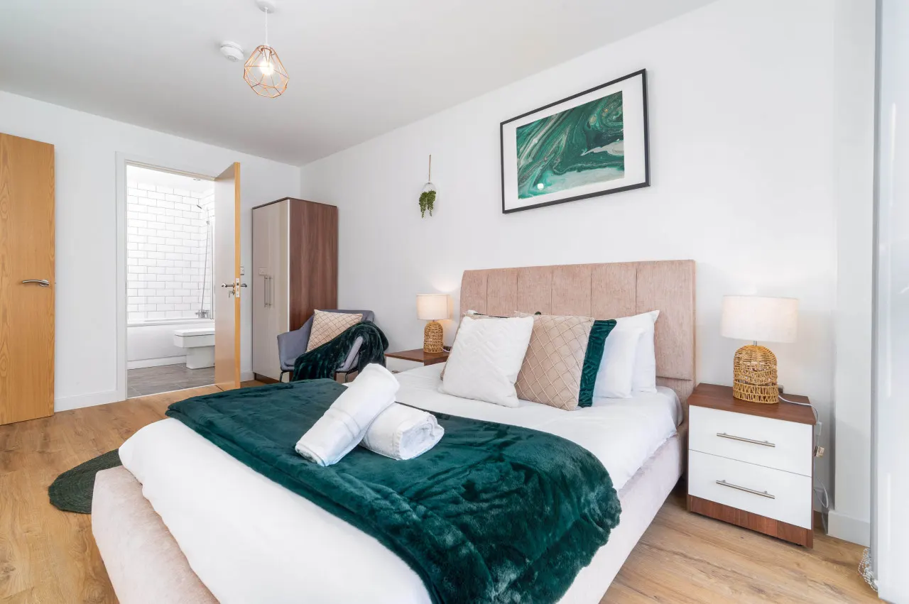 Two Bedroom City Centre Apartment - JQ - Fast WiFi - Netflix 19