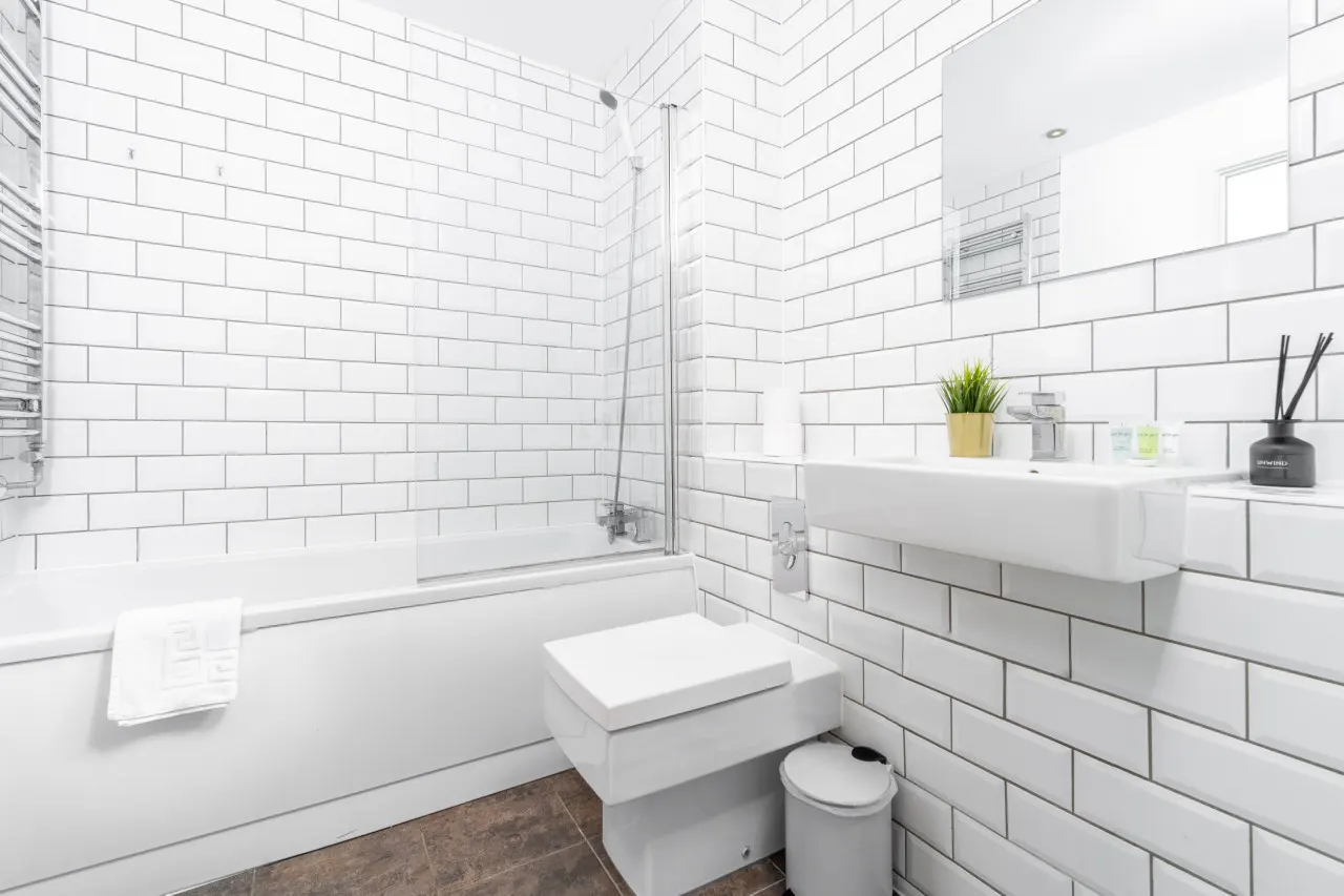 Two Bedroom City Centre Apartment - JQ - Fast WiFi - Netflix 4