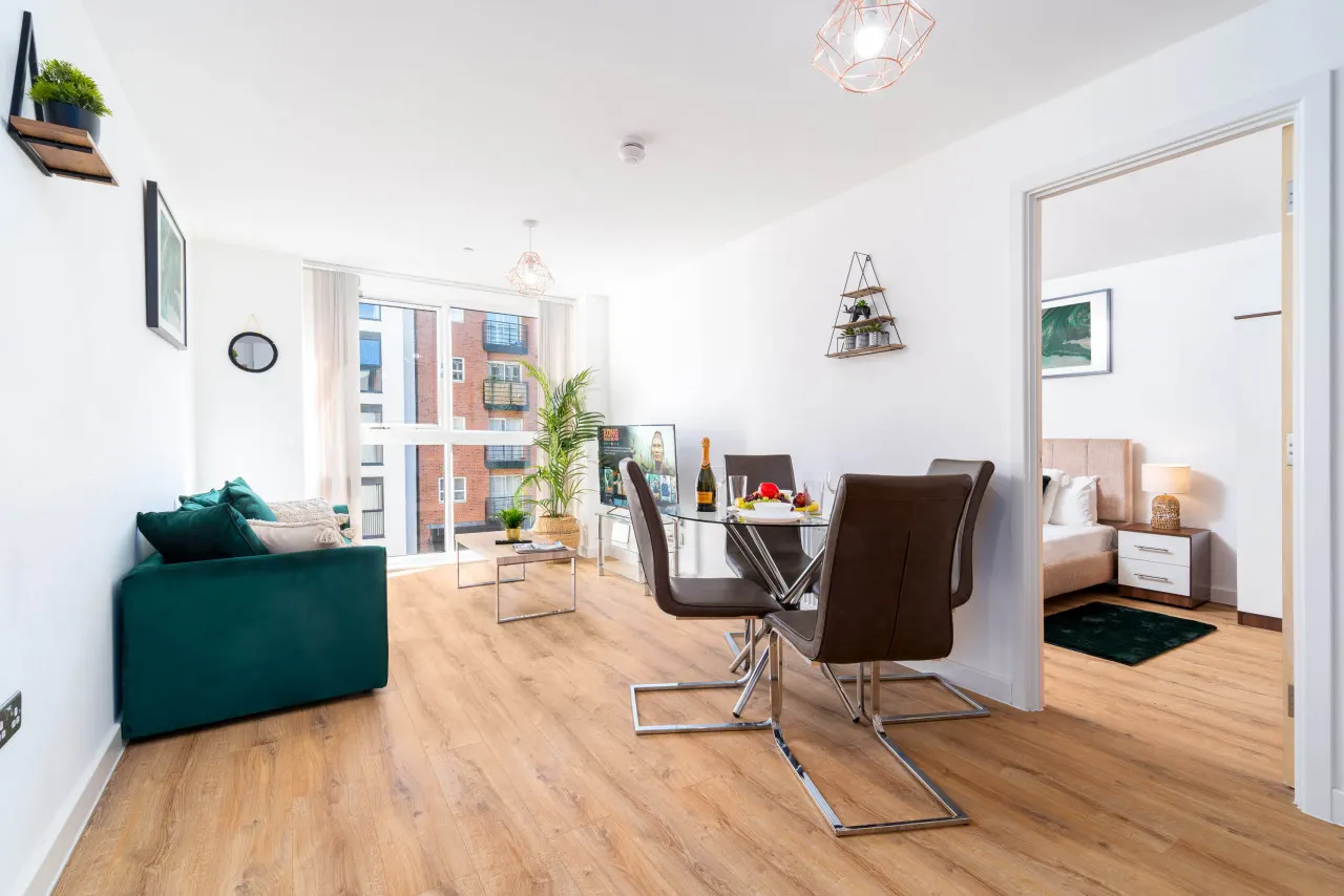 Two Bedroom City Centre Apartment - JQ - Fast WiFi - Netflix 6