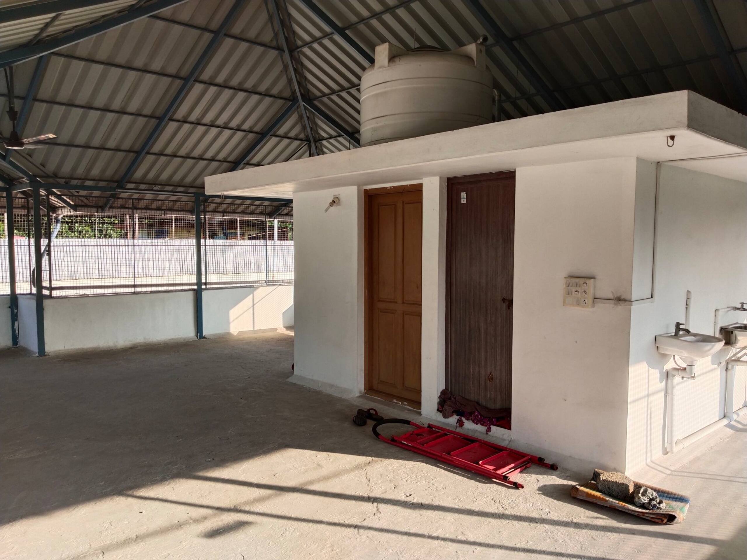 Full AC 4bhk townhouse, 10 mins from airport 28