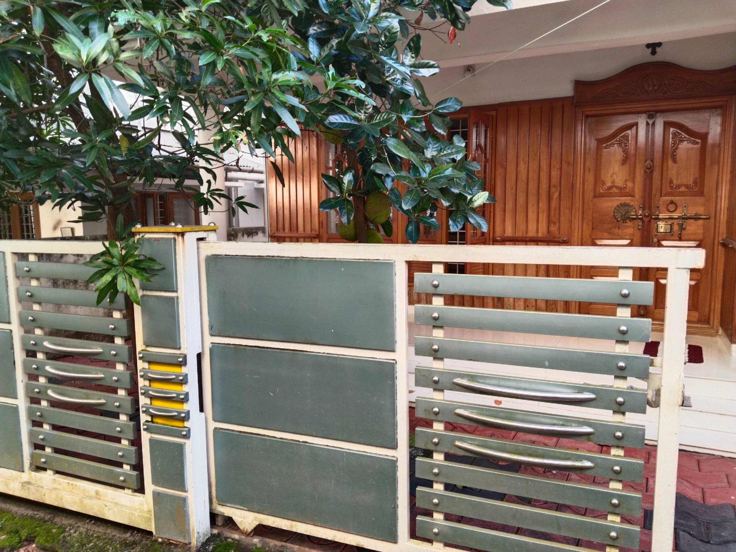 Full AC 4bhk townhouse, 10 mins from airport 6