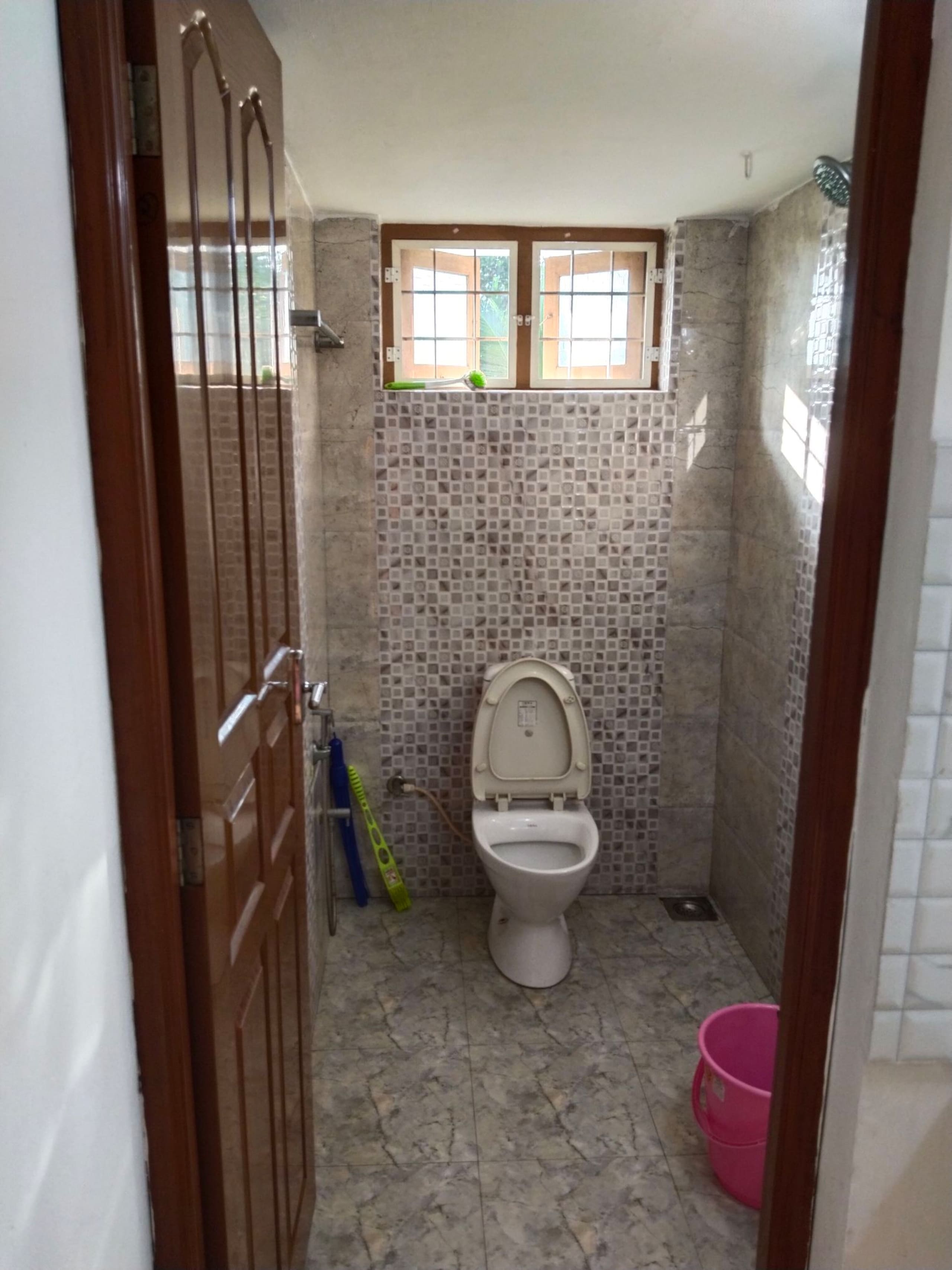 Full AC 4bhk townhouse, 10 mins from airport 18