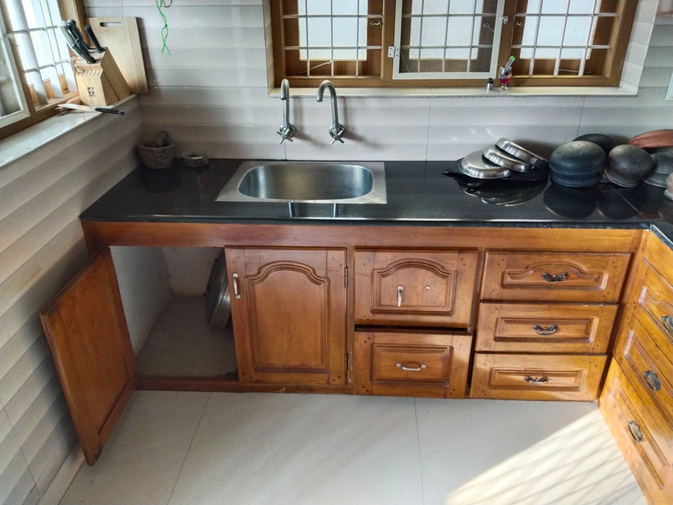 Full AC 4bhk townhouse, 10 mins from airport 11