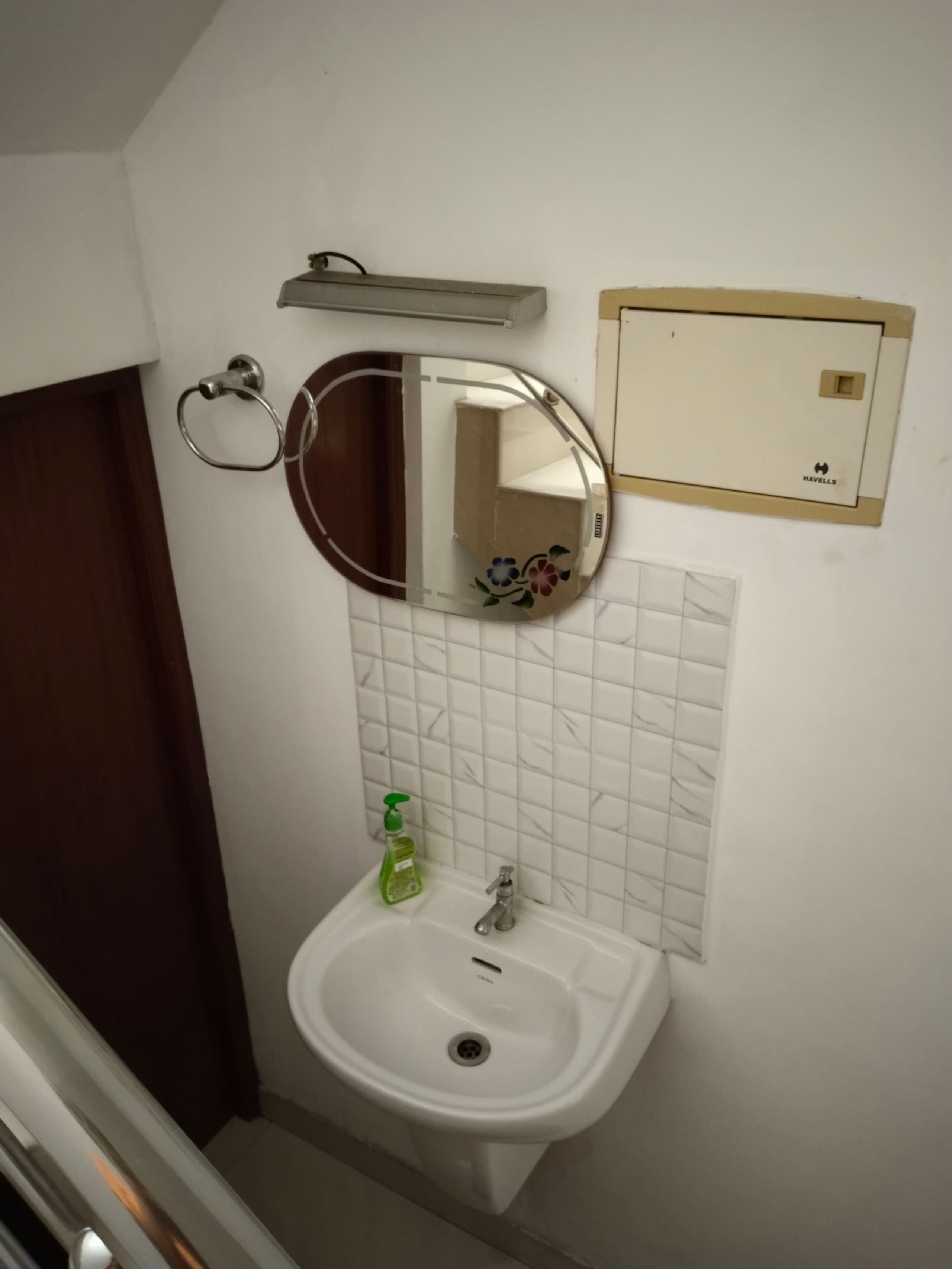 Full AC 4bhk townhouse, 10 mins from airport 23