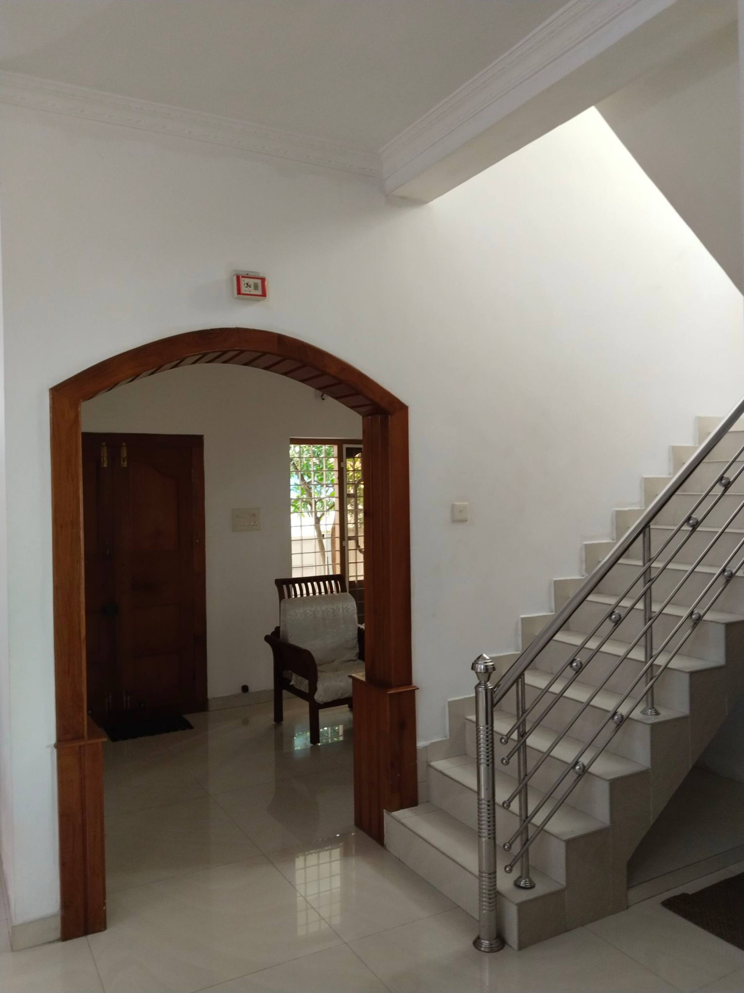 Full AC 4bhk townhouse, 10 mins from airport 34