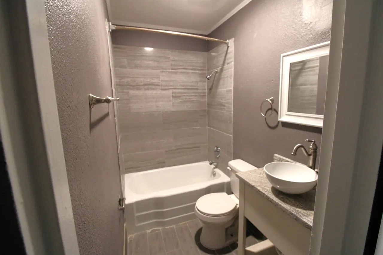 The Arkansas at 1611 Residences 9