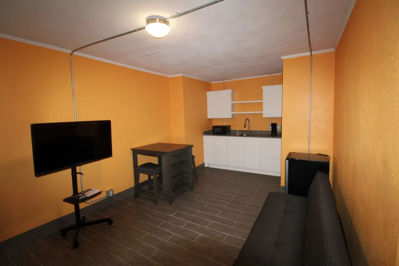 The Arkansas at 1611 Residences 10