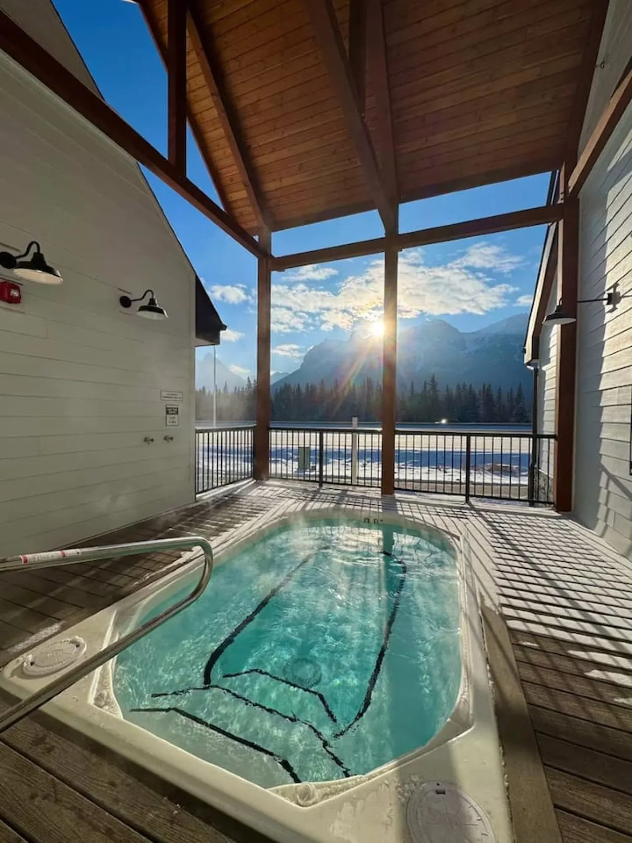 NEW 3BR HotTub-MTN View-Deck-BBQ 2