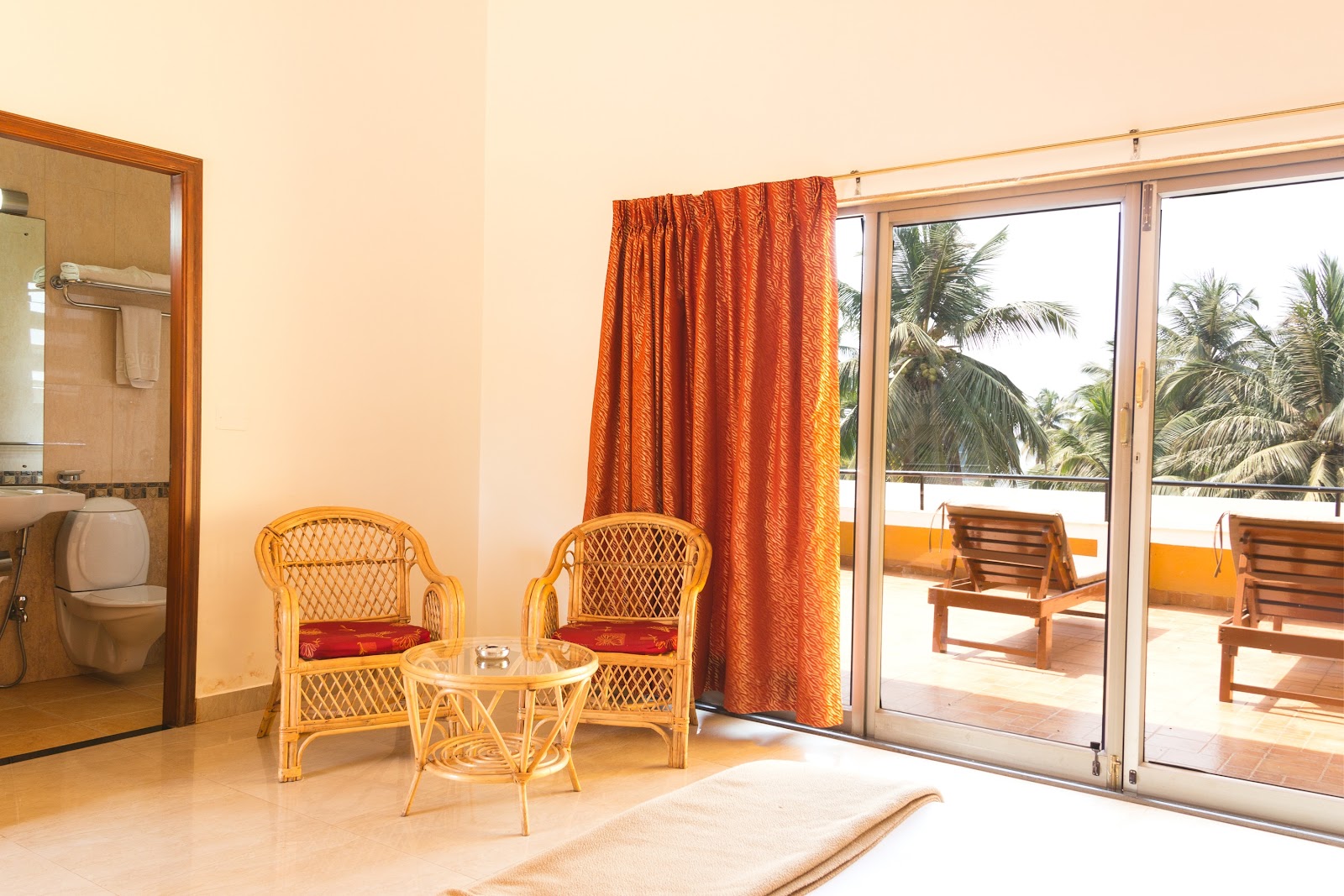 Casa Amarilla Penthouse Dona Paula Goa 9