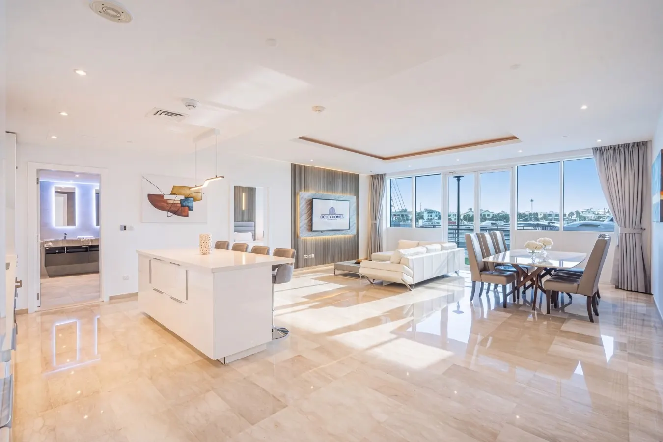 Palm Home next to Nakheel Mall w/ Private Beach