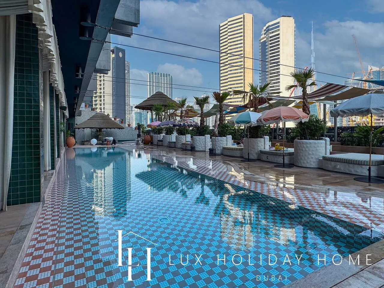 LUX The Five Star Modern Suite 13
