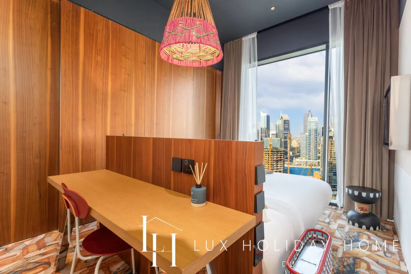 LUX The Five Star Modern Suite 14