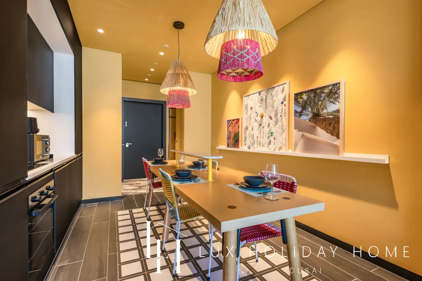 LUX The Five Star Modern Suite 7