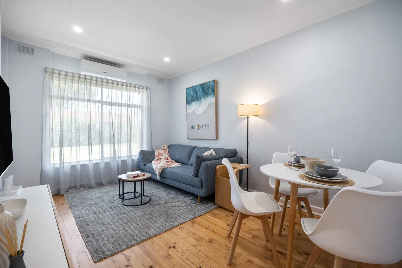 Brighton Breeze Retreat—Idyllic Beachside Stay 9