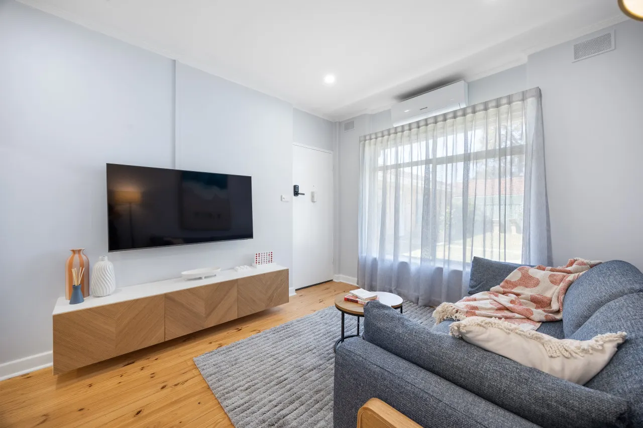 Brighton Breeze Retreat—Idyllic Beachside Stay 10
