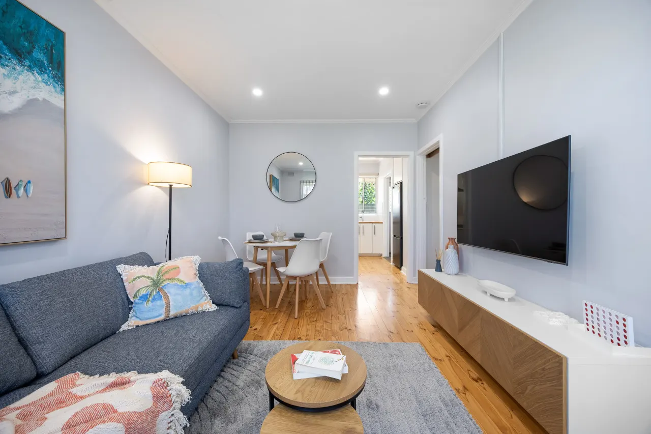 Brighton Breeze Retreat—Idyllic Beachside Stay 11