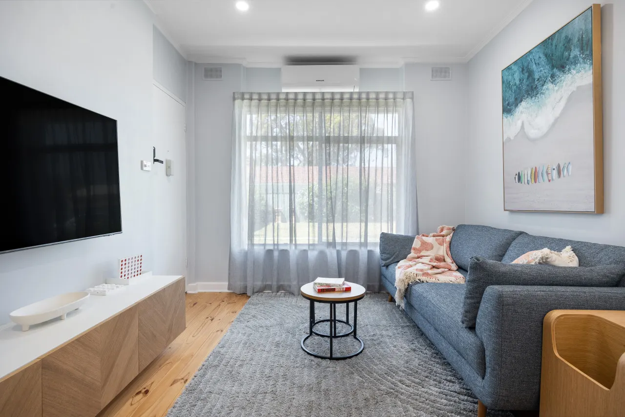 Brighton Breeze Retreat—Idyllic Beachside Stay 8