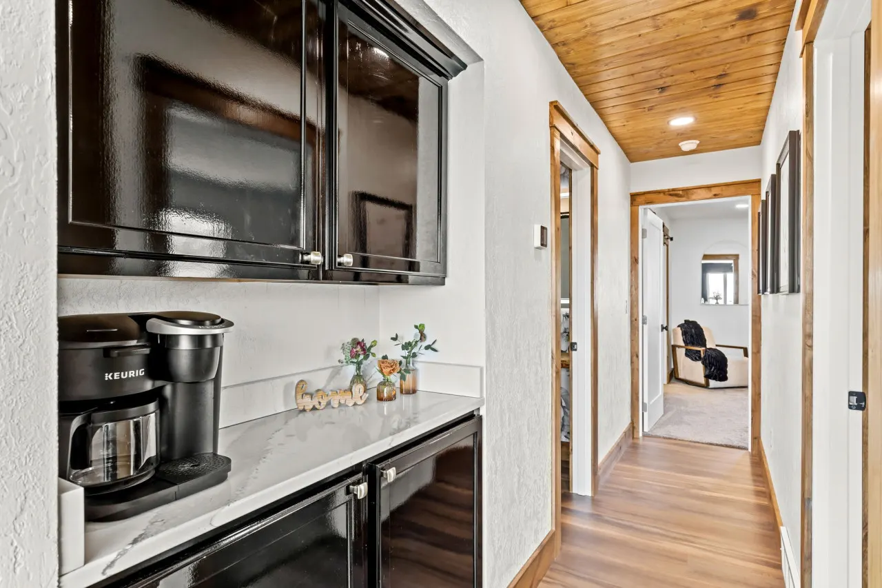 Premier Montana Retreat River + Mountain Views W & R 12