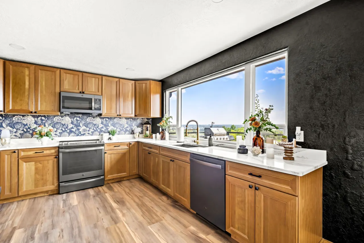 Premier Montana Retreat River + Mountain Views W & R 15