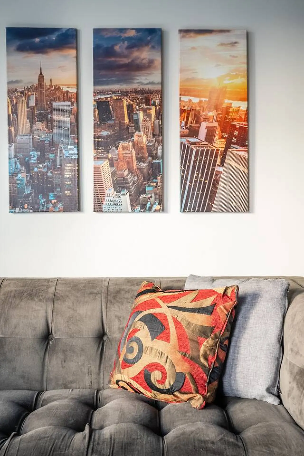 Modern 1BR+Den Walk Everywhere Free Parking 17