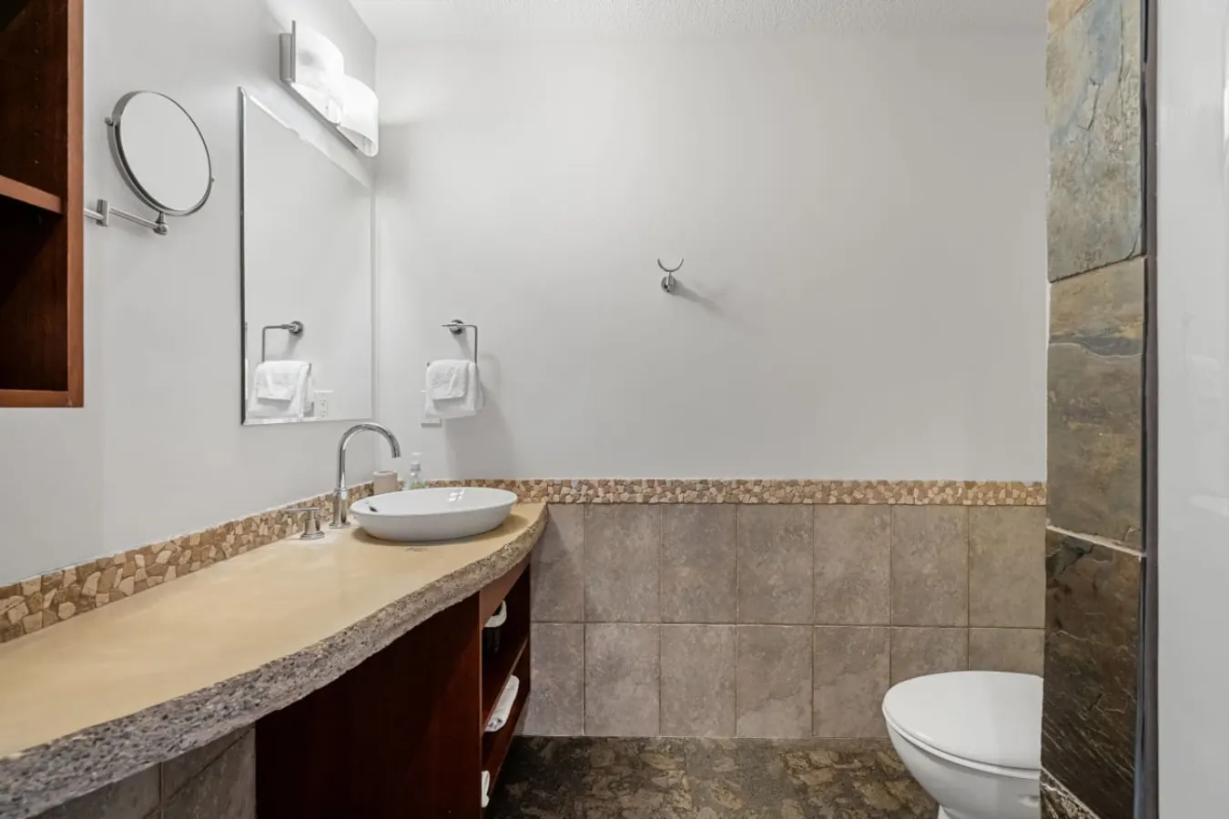 Gorgeous 2 Bedroom Mountain View 17