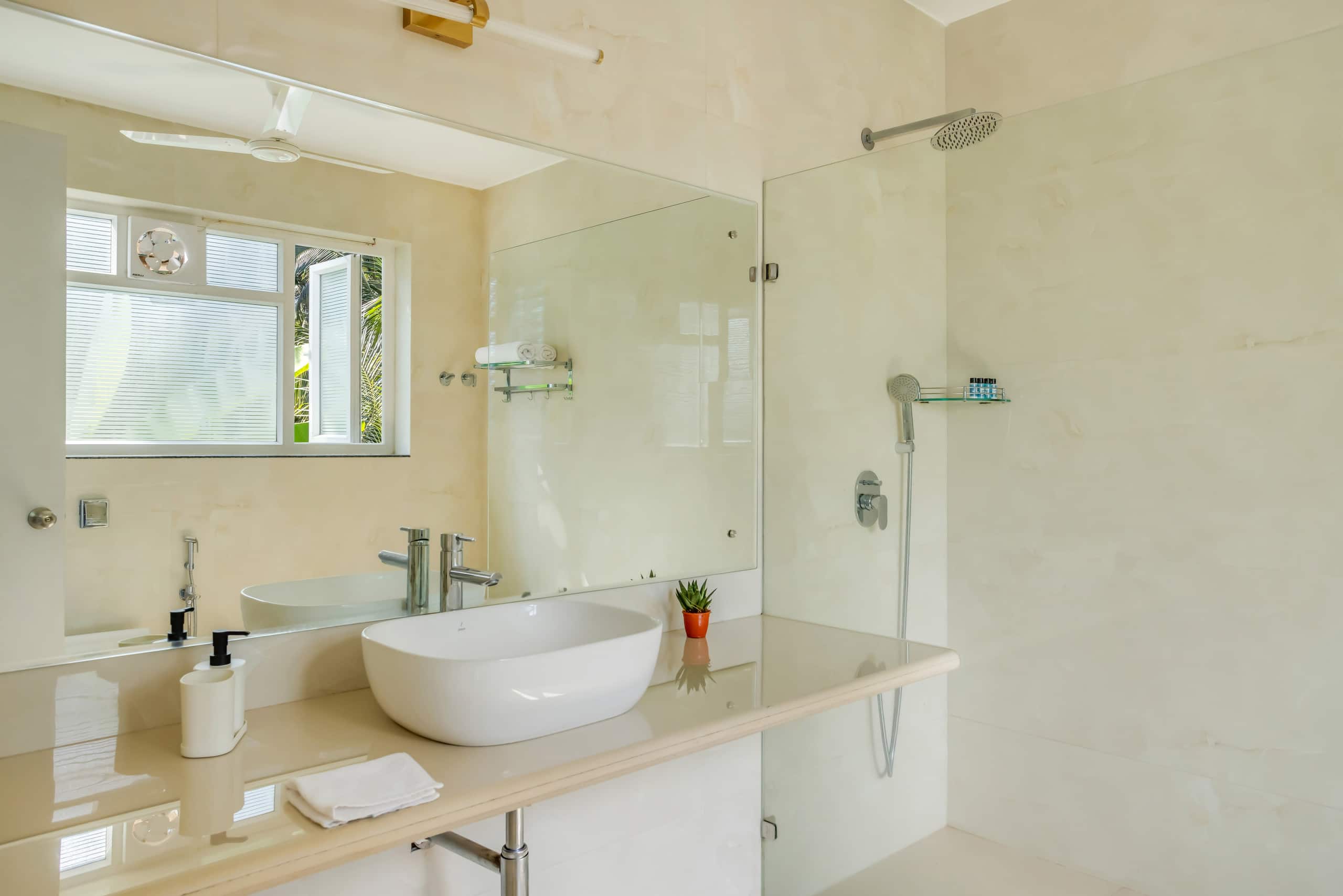 Siv Vilas | Pvt Pool | Lift | Rooftop | North Goa 38
