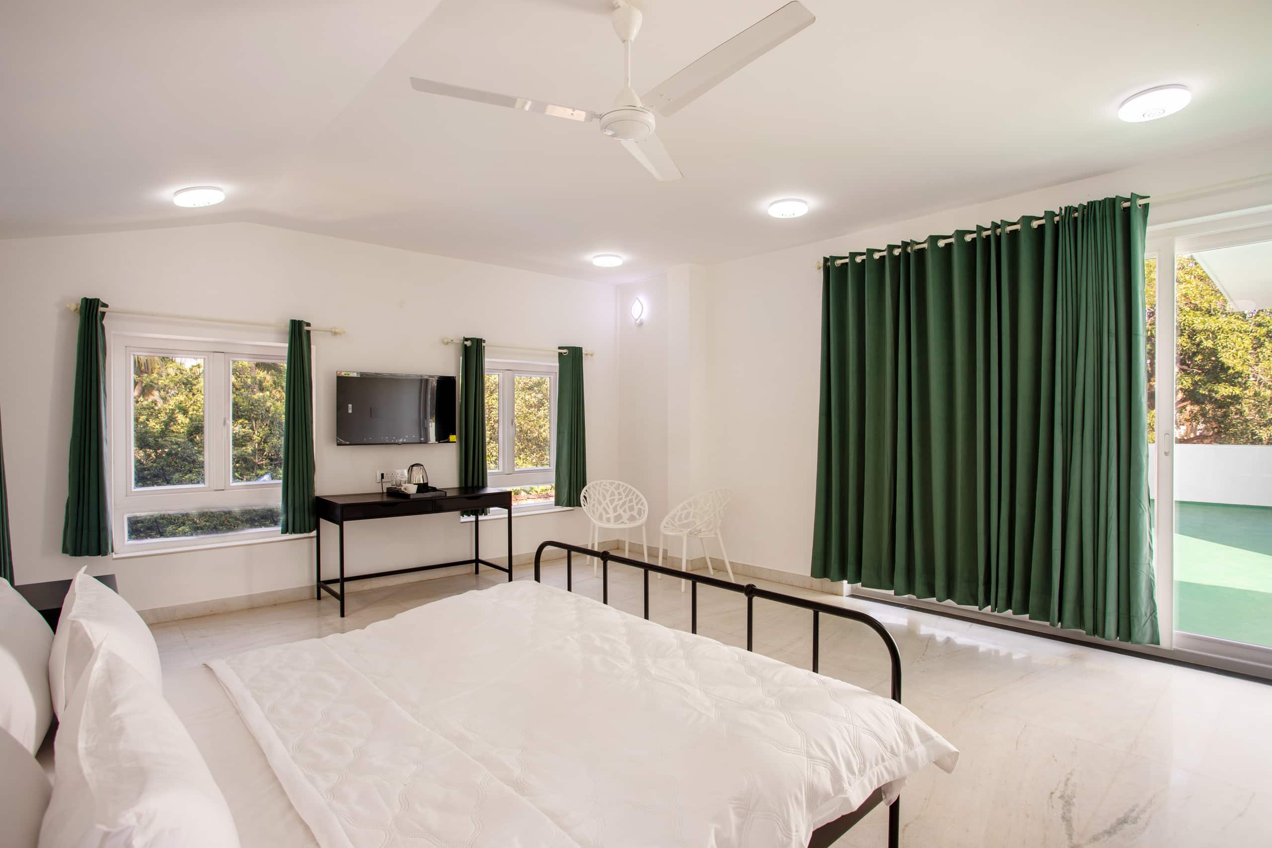 Siv Vilas | Pvt Pool | Lift | Rooftop | North Goa 21