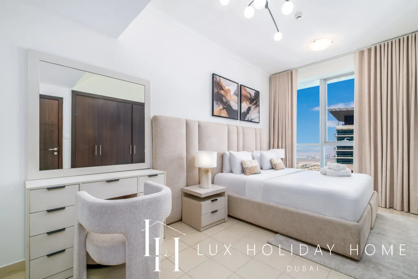LUX The Dubai Marina View Suite 2 4