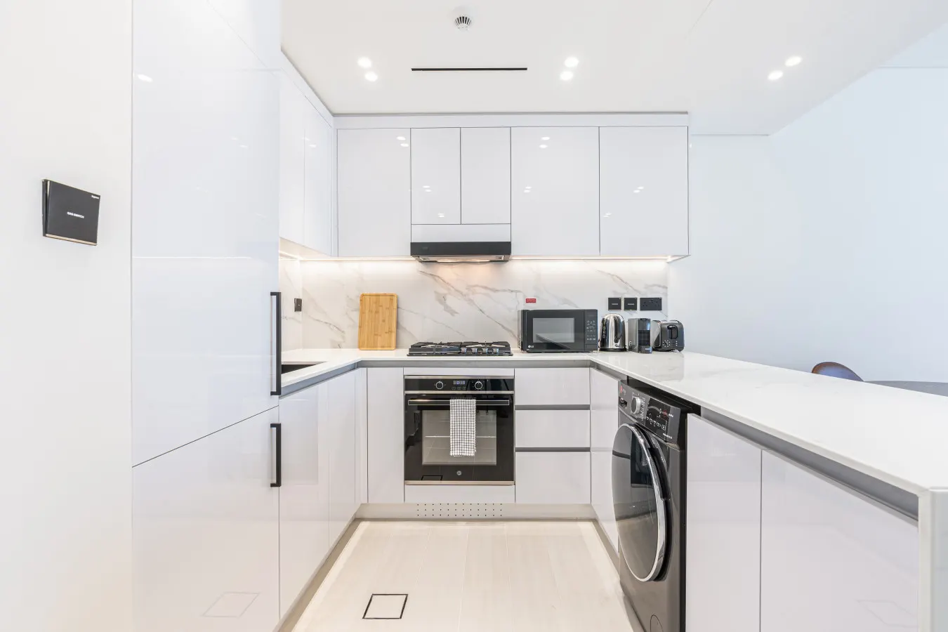 Exquisite Brand New Home in the heart of JVC — photo 4