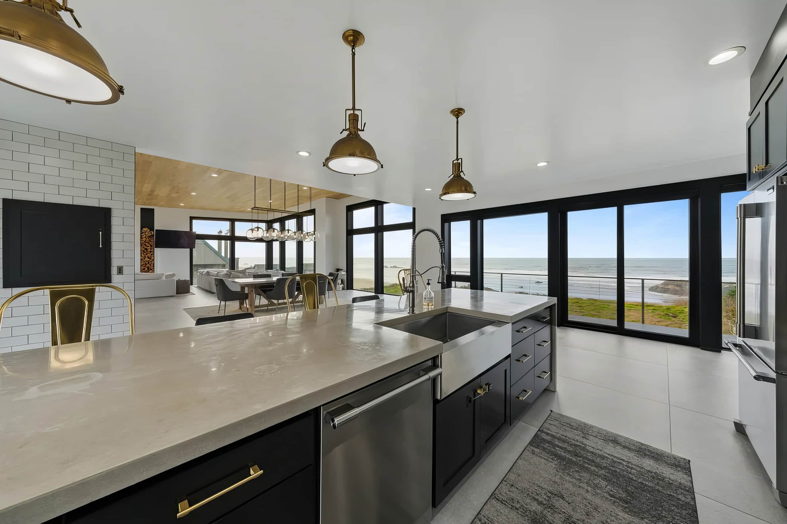 Bandon Oceanfront Retreat | Hot tub + Rooftop 32