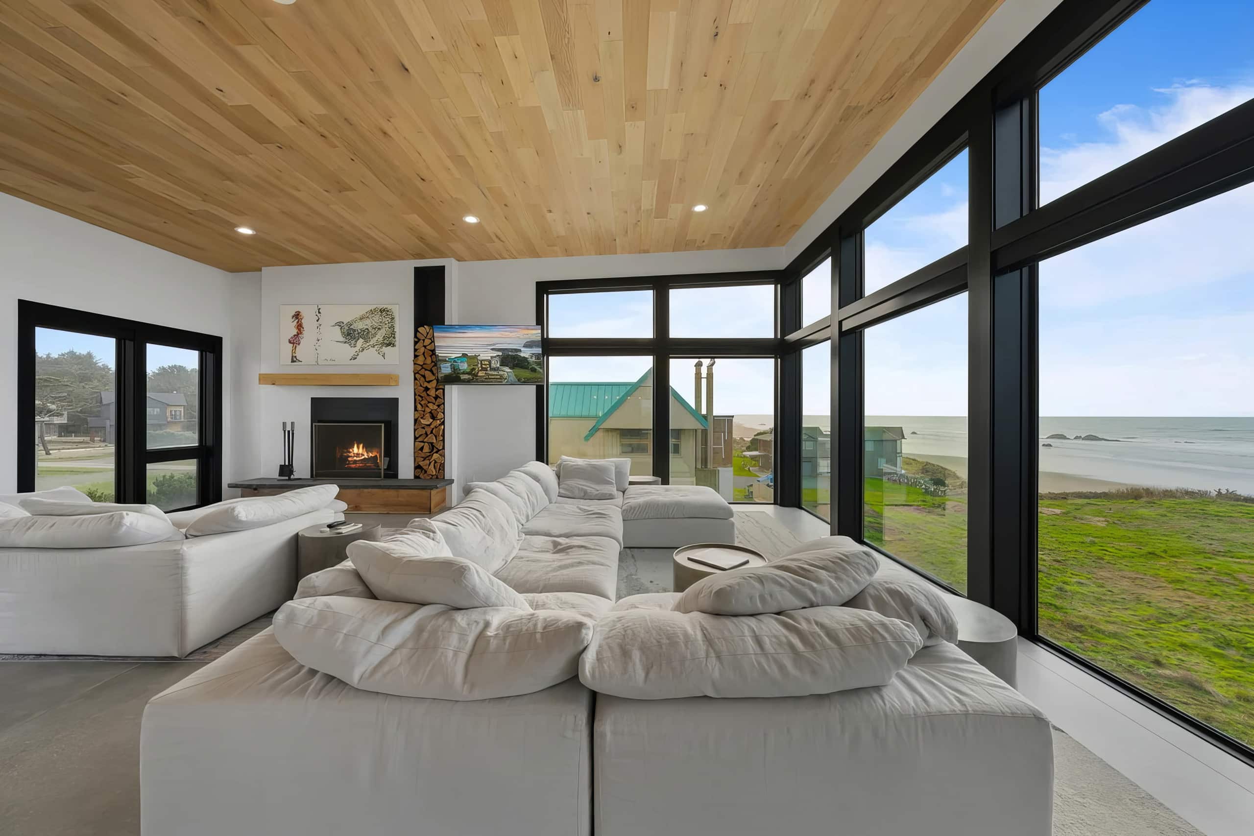 Bandon Oceanfront Retreat | Hot tub + Rooftop 13