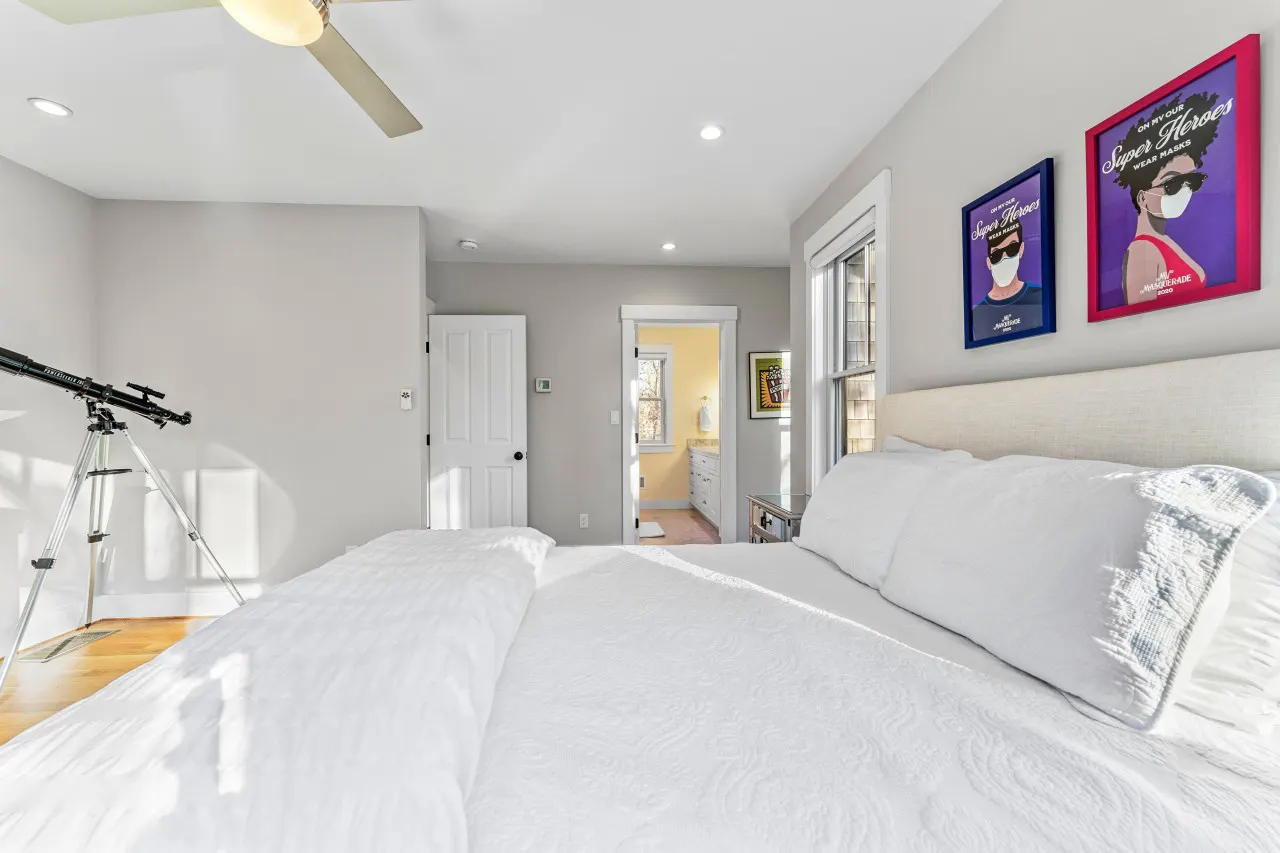 Modern Family Home Walkable to Town 15
