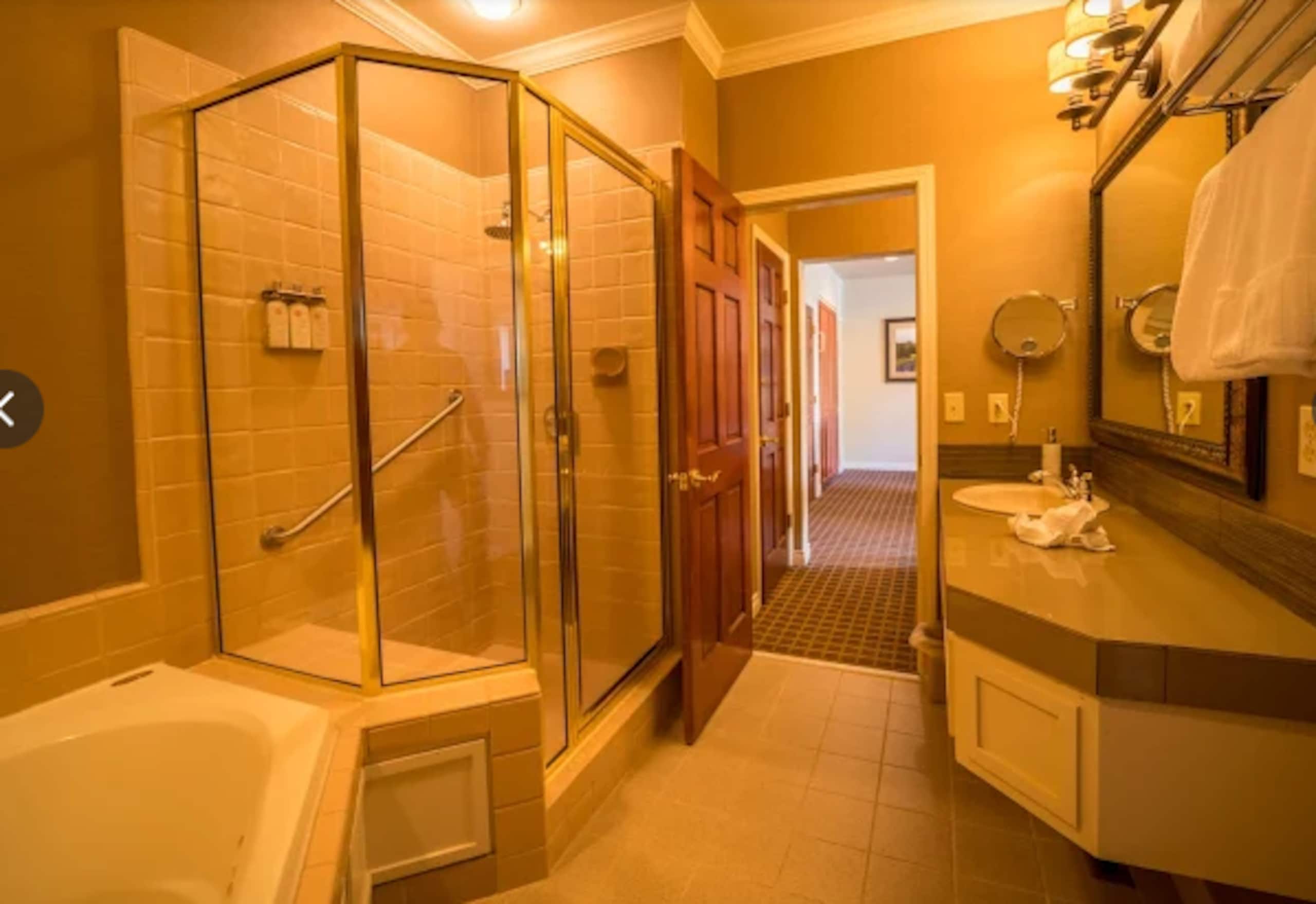 Pine Ridge Inn, the Best Views in Bend, Oregon! 6
