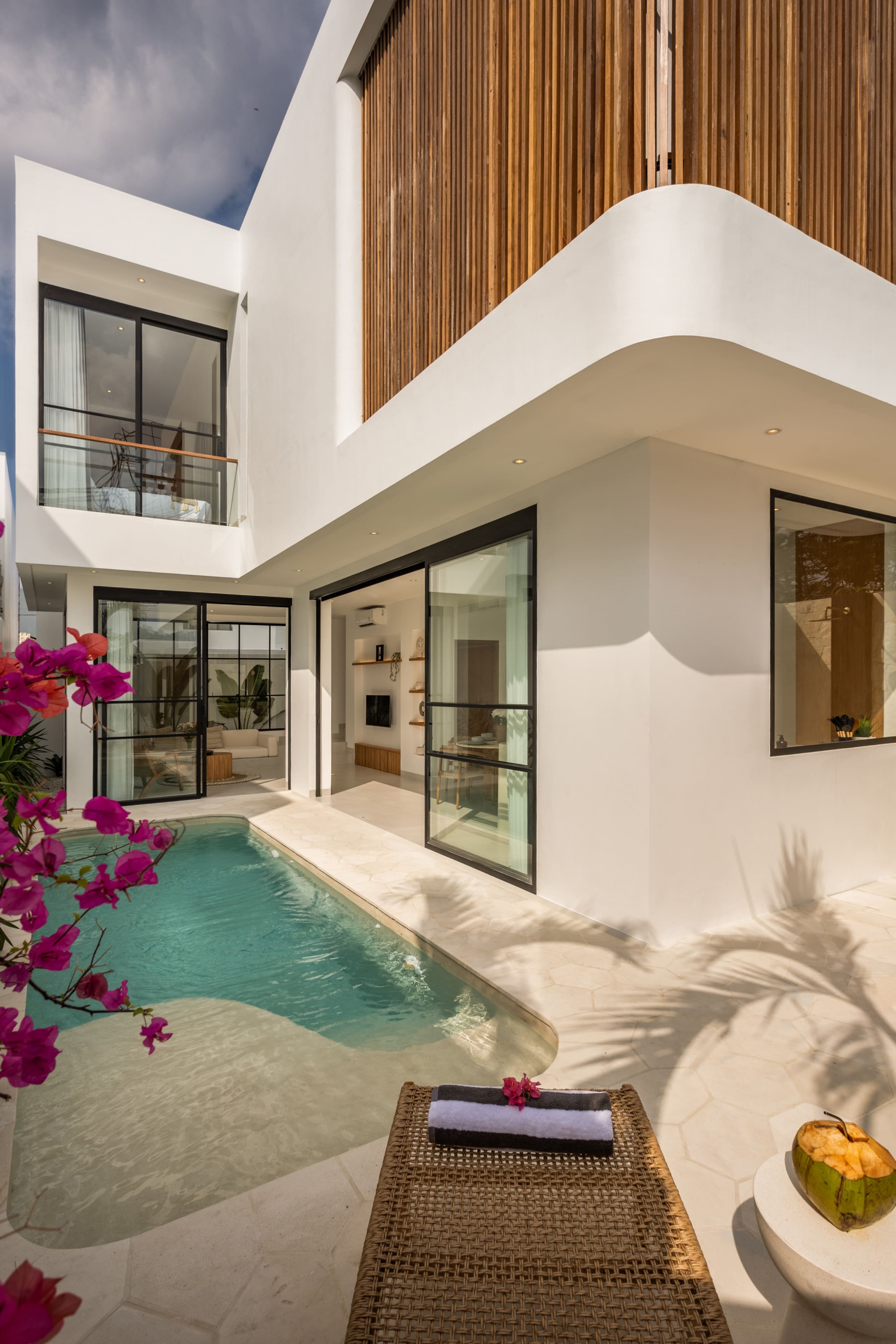 New 2BR Pool Villa w/ Fast WiFi, Near Canggu Beach — photo 4