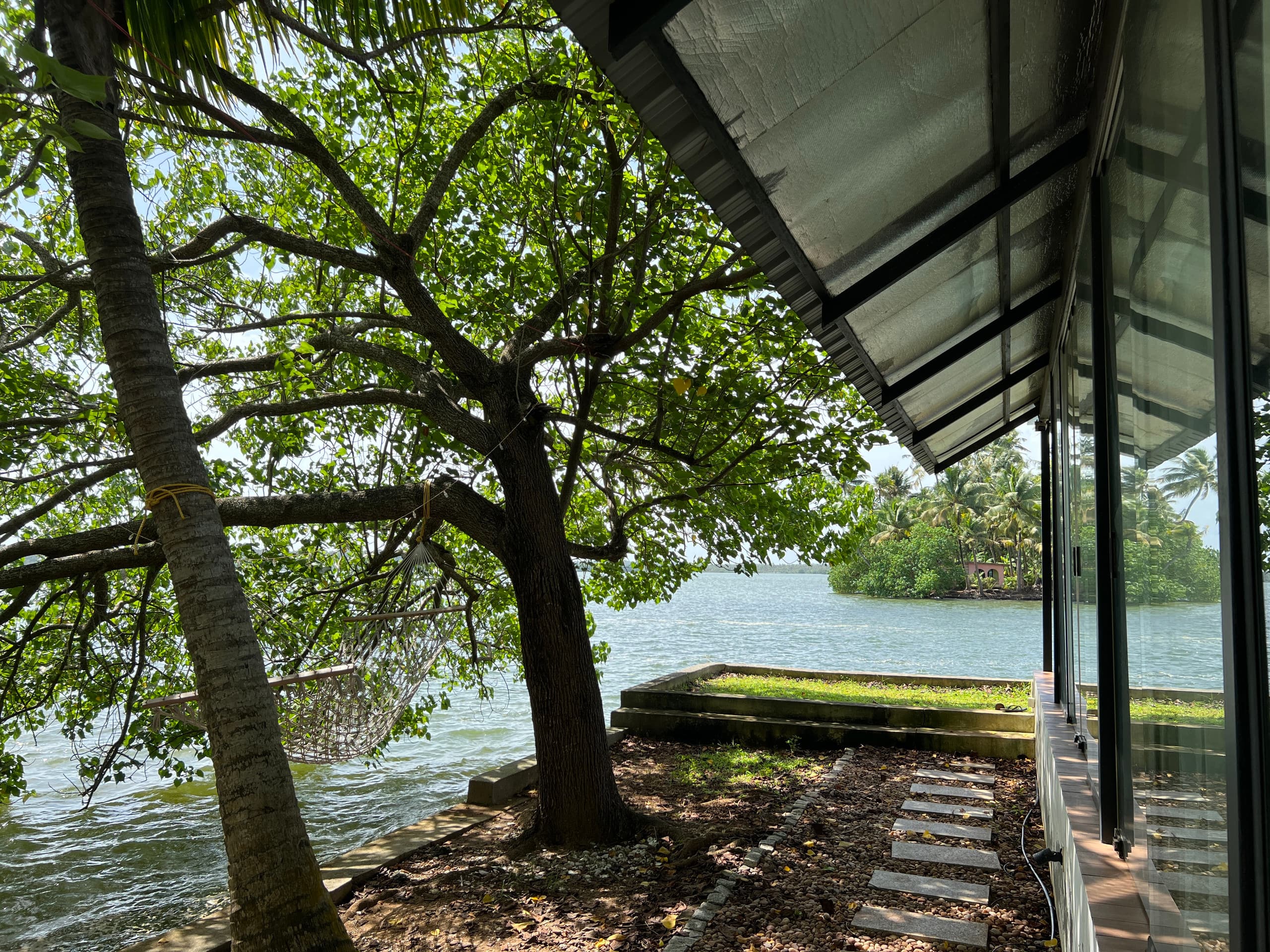 A Glass Haven on the tranquil Munroe Islands 8